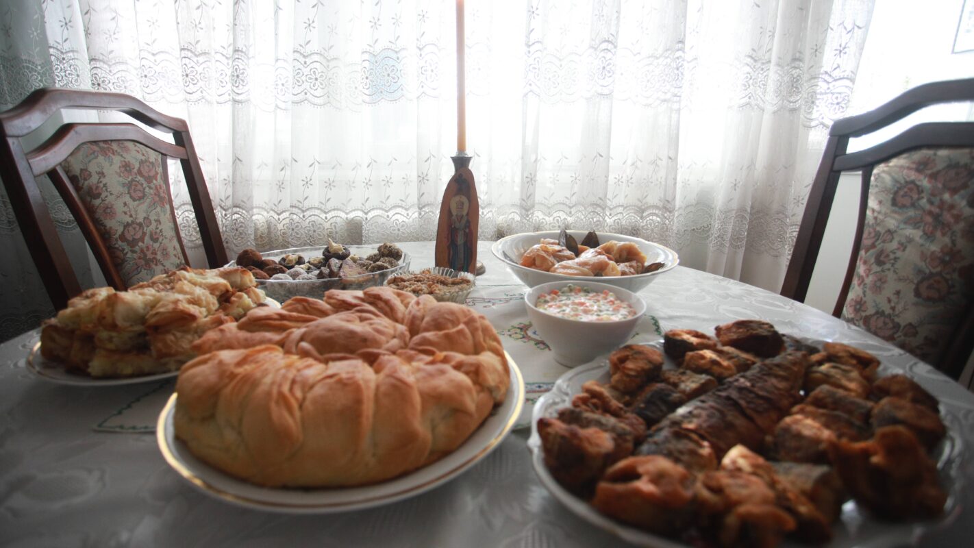 Pripreme za Svetog Nikolu uveliko u toku: Kako se kreću cene ribe i pečenja?