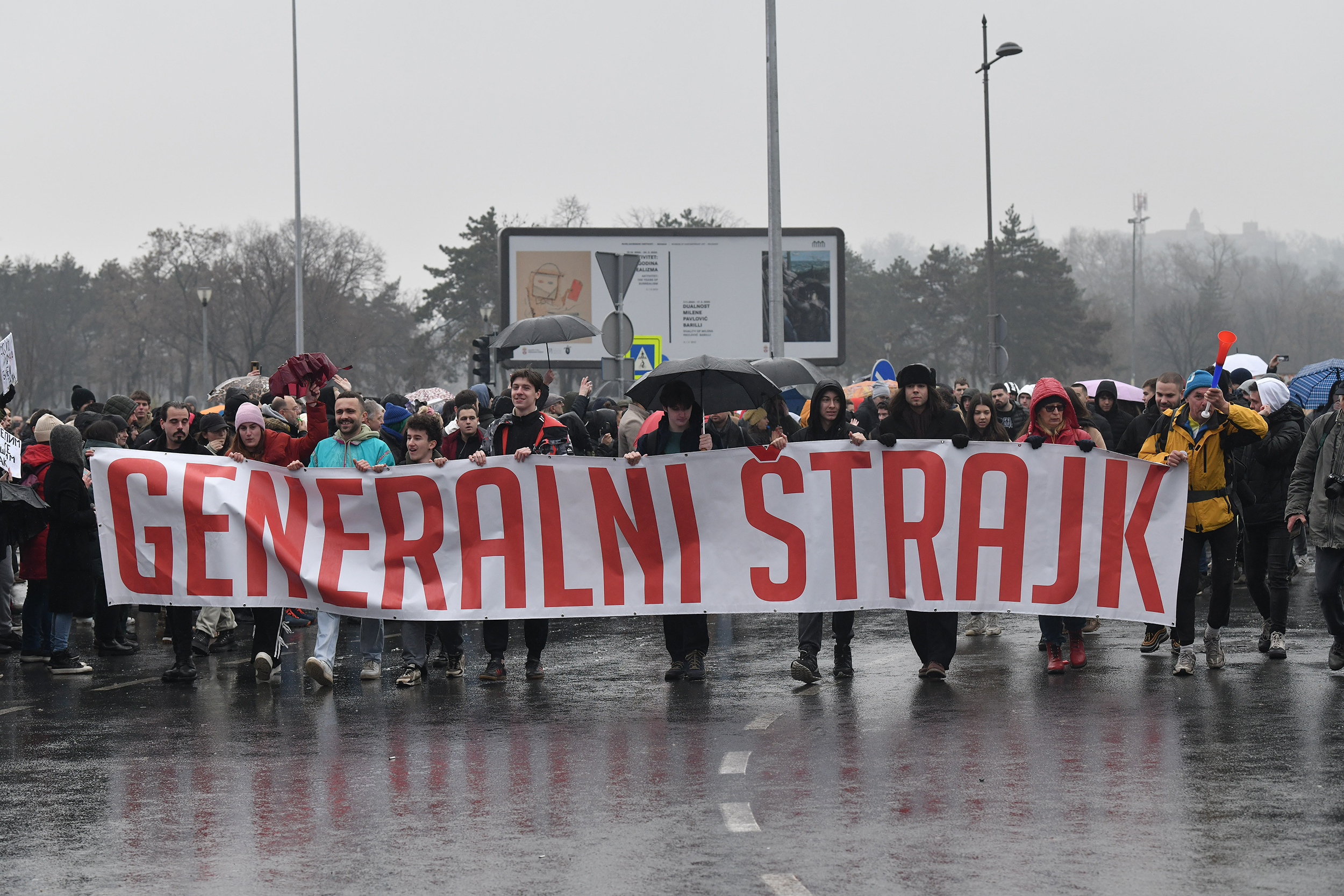 "Sve mora da stane, pridružite nam se na ulicama": I galerije i pozorišta štrajkuju