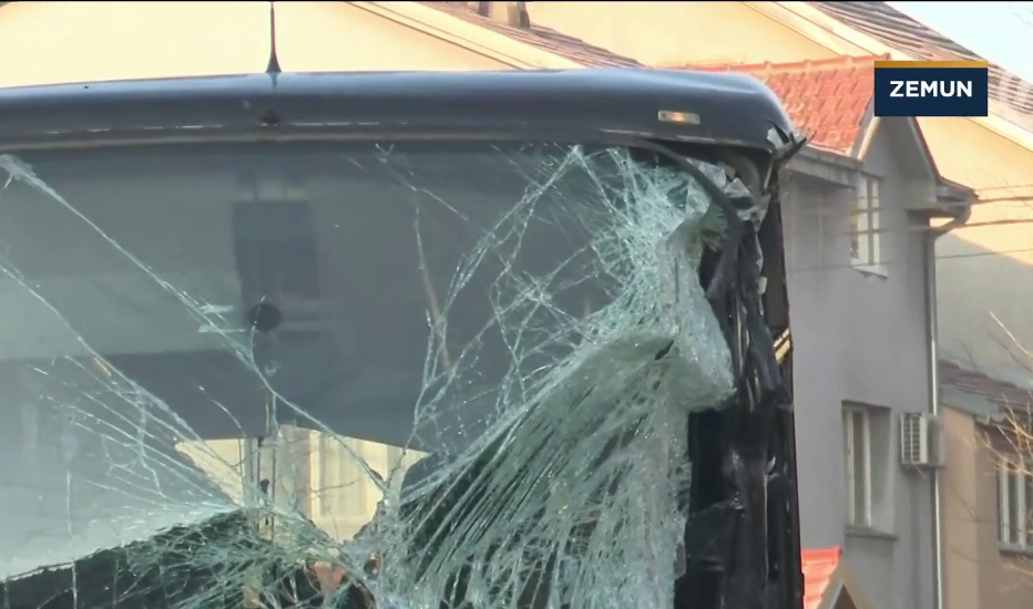 Poznato stanje povređenih u sudaru dva autobusa u Zemunu FOTO/VIDEO