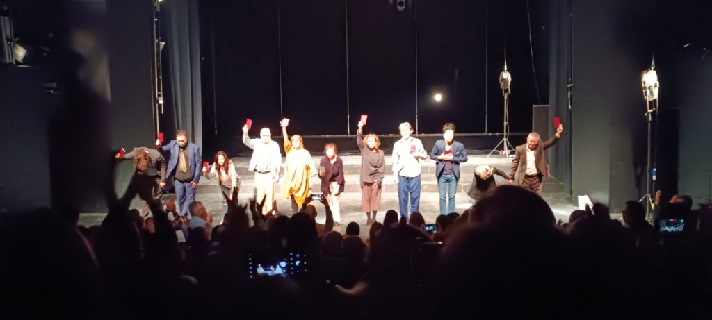 glumci JDP-a, predstava vrat od stakla