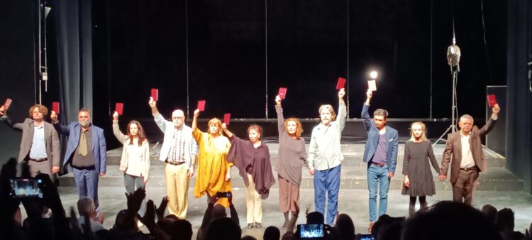 glumci JDP-a, predstava vrat od stakla