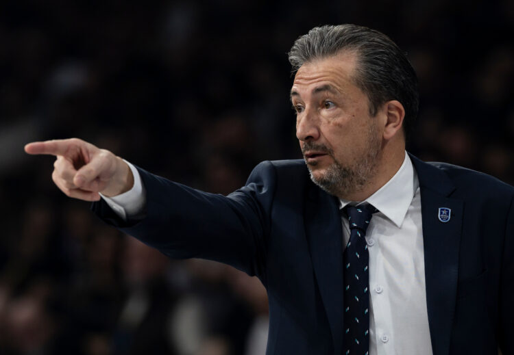 Luka Banki, trener Efesa