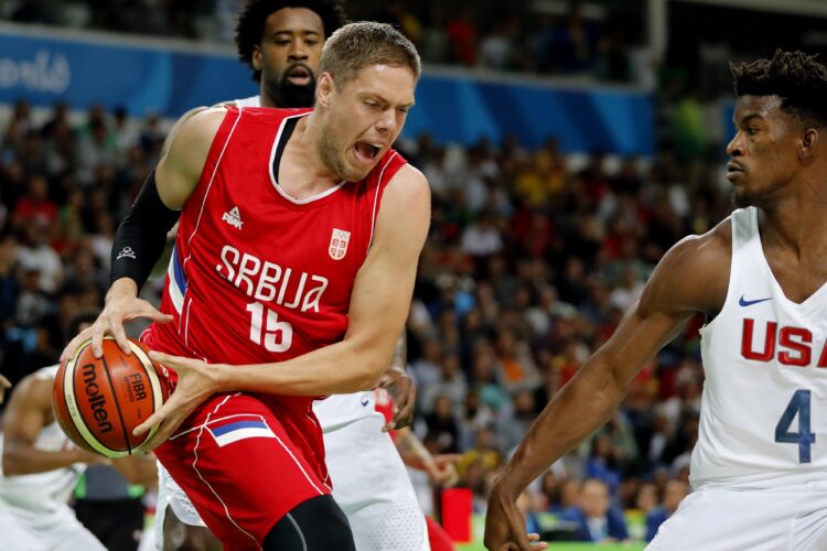 Vladimir Štimac u duelu sa Amerikancima