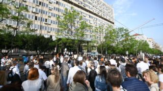 Celodnevni protest pod prozorom novog ministra prosvete