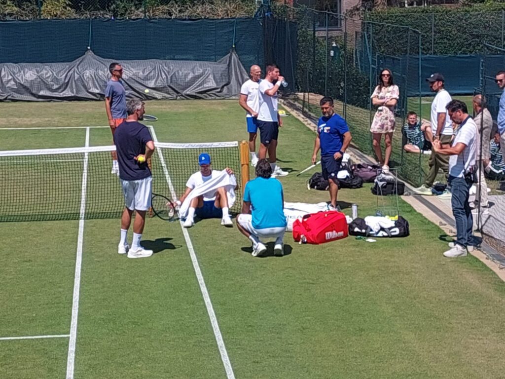 Nenad Zimonjić, Goran Ivanišević i Novak Đoković na Vimbldonu 2022. godine