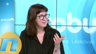 Mali simboli nežnosti u urbanom haosu - minijaturne vaze Irine Ključnikove