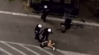 policija pretukla mladića pa ga pita da li je opozicionar