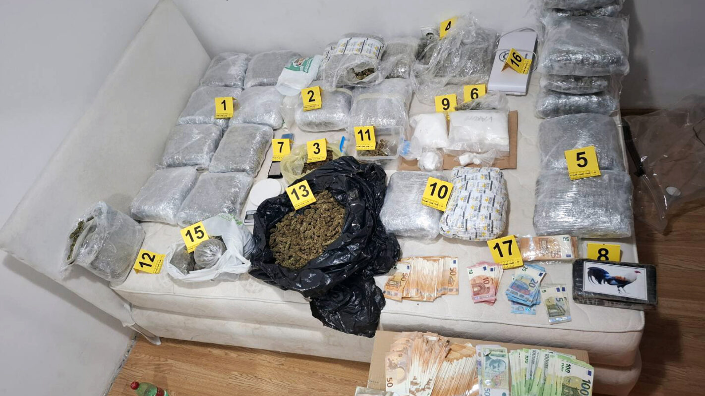 Zaplenjena tri kilograma marihuane u Beogradu: Uhapšena dva muškarca