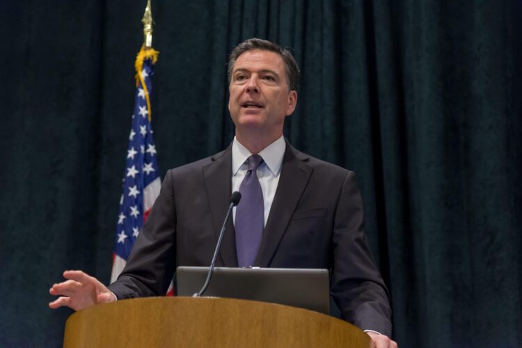 Bivši direktor FBI Džejms Komi