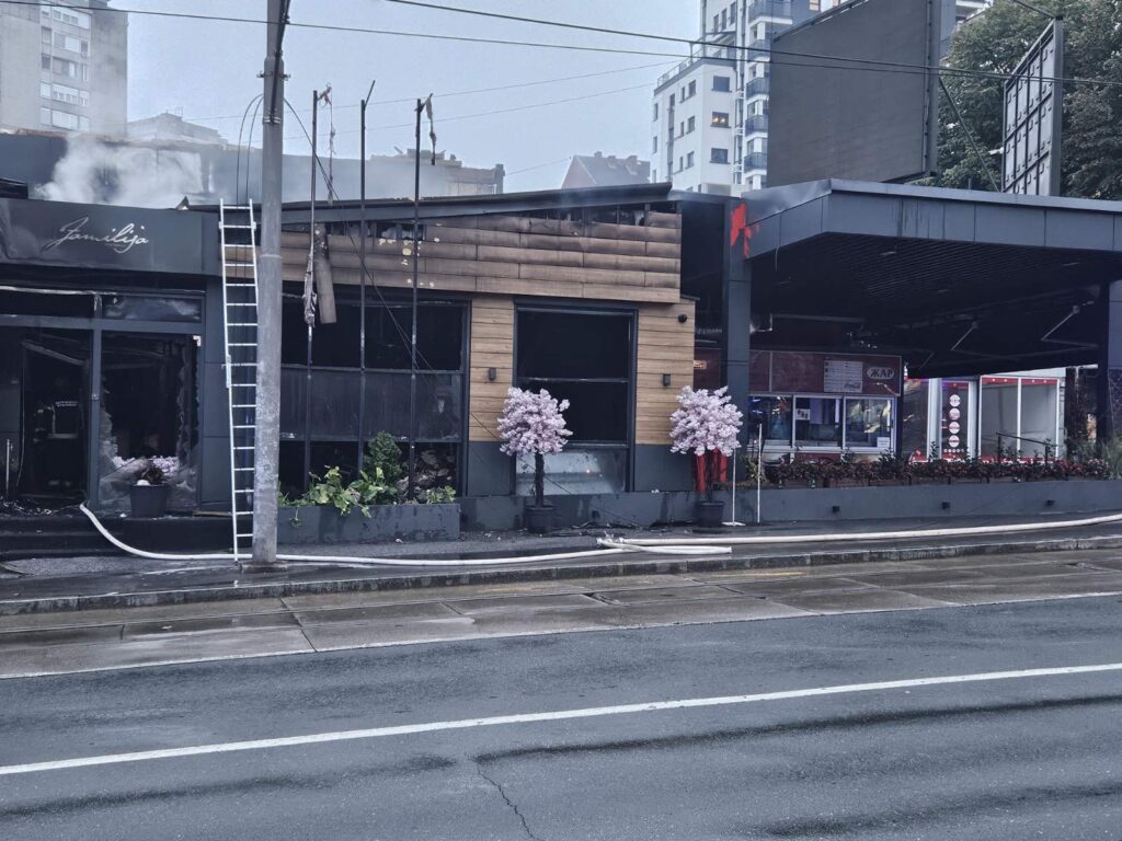 Izgoreo restoran na Banovom brdu FOTO Nova.rs