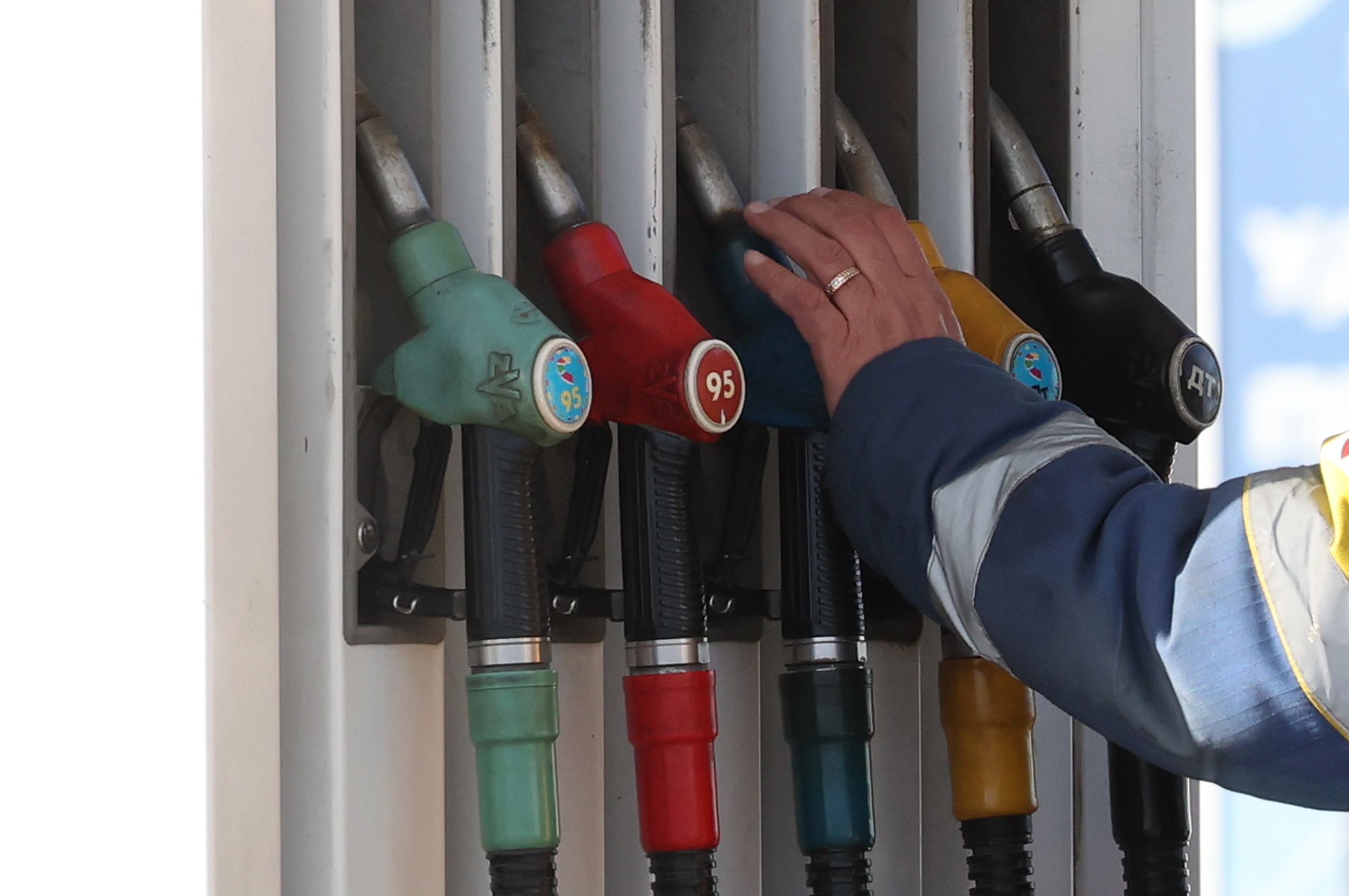 Srećna vam Nova godina: Stigle cene za dizel i benzin