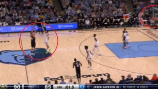 Nikola Jokić pogodio sa centra