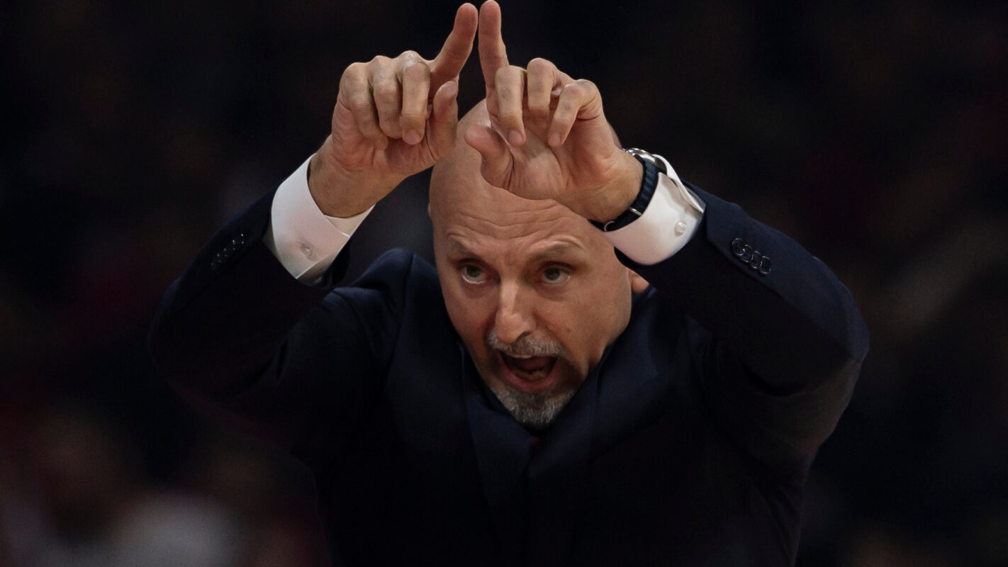 Šmekerski potez Saše Obradovića, svi su primetili gest prema Paspalju i Ocokoljiću, odmah posle počelo skandiranje Željku Obradoviću