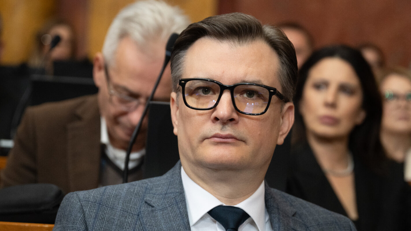 Skandal u Skupštini: Jovanov čitao medicinske podatke opozicionog poslanika, opozicija poručuje – zakon je prekršen