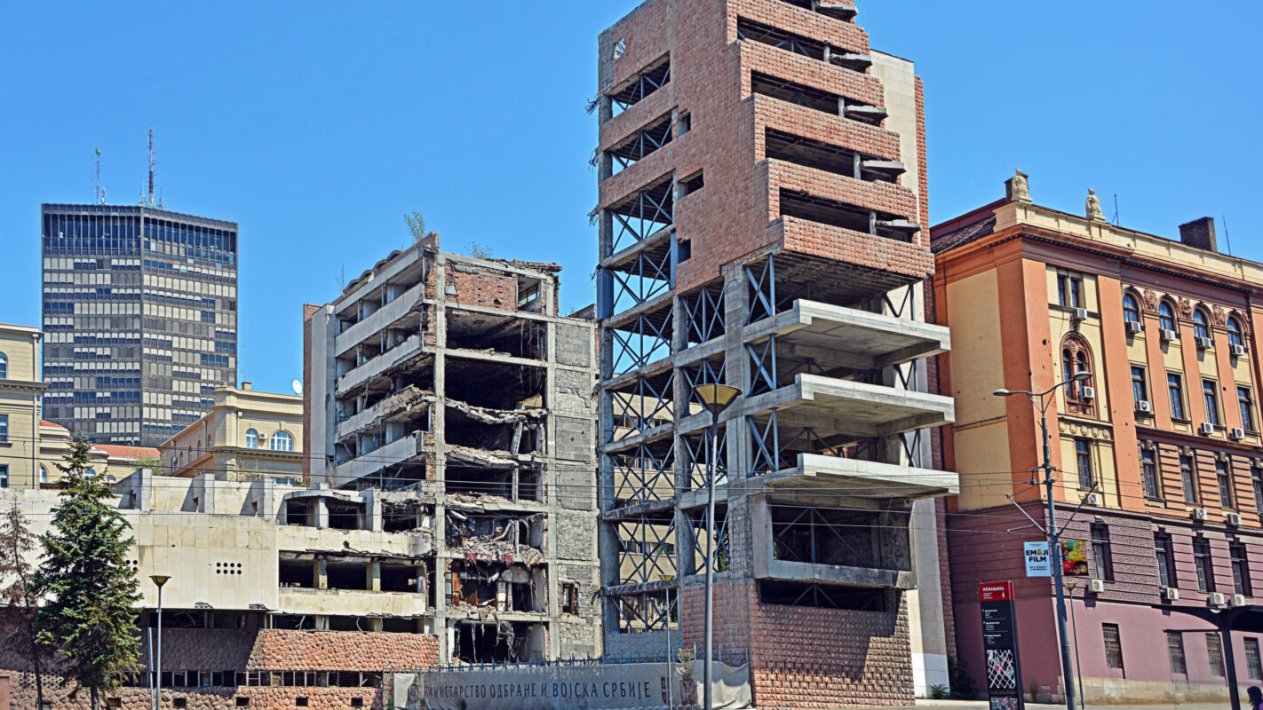 Italijanska Republika o „nevoljama srpskih vlasti“: Za Trampovu kulu korišćeni lažni dokumenti, još jedan u nizu skandala koji Vučića dodatno slabe