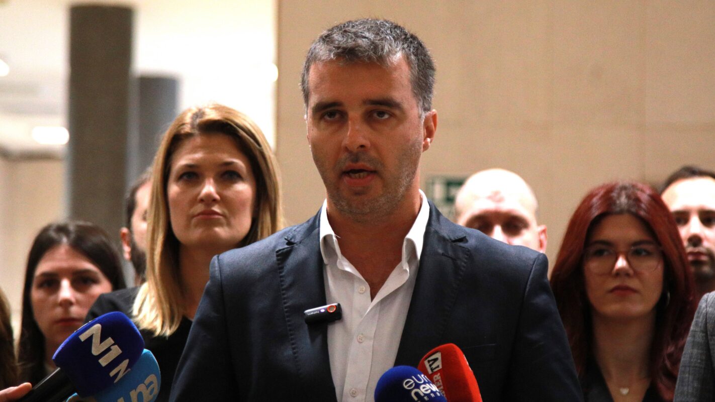 „Vučić najavom pomilovanja u slučaju Generalštab pokazuje strah“