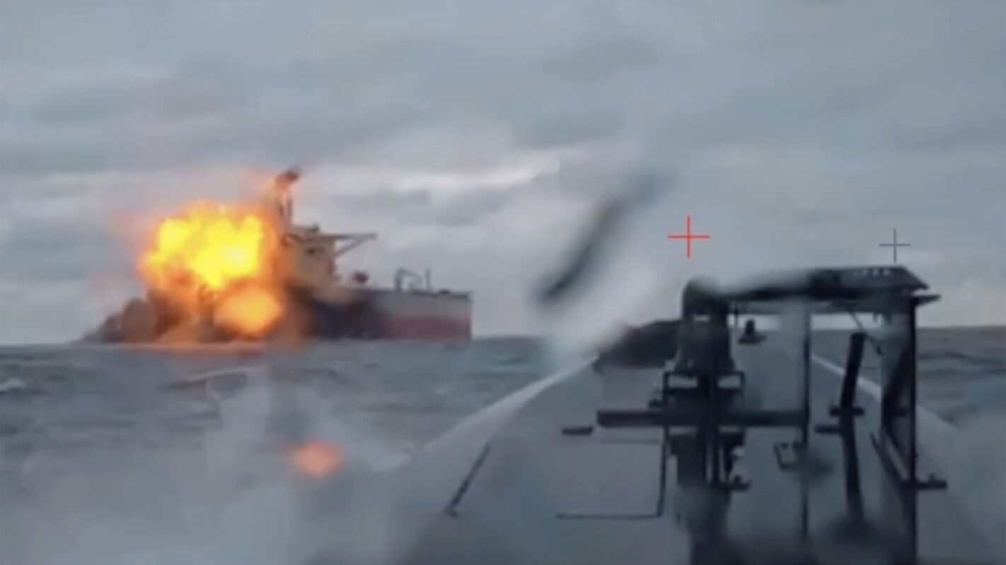 Ruska nafta zaglavljena na morima, cene tonu, a Ukrajina udara po „floti iz senke“