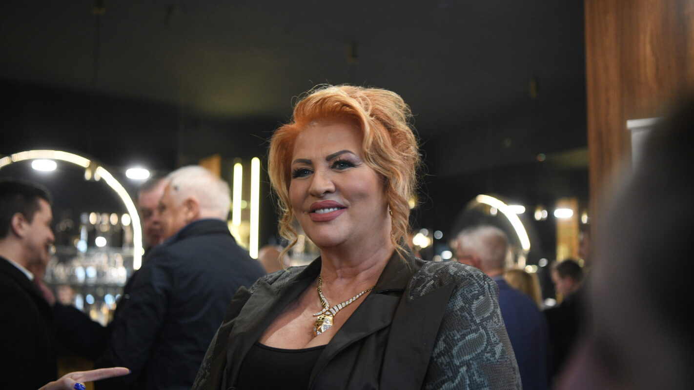 Da li će Ćana doći helikopterom na koncert na Tašu? Pevačica nam otkrila i svoju tajnu dugovečnosti – ovo bi cela estrada trebalo da primeni