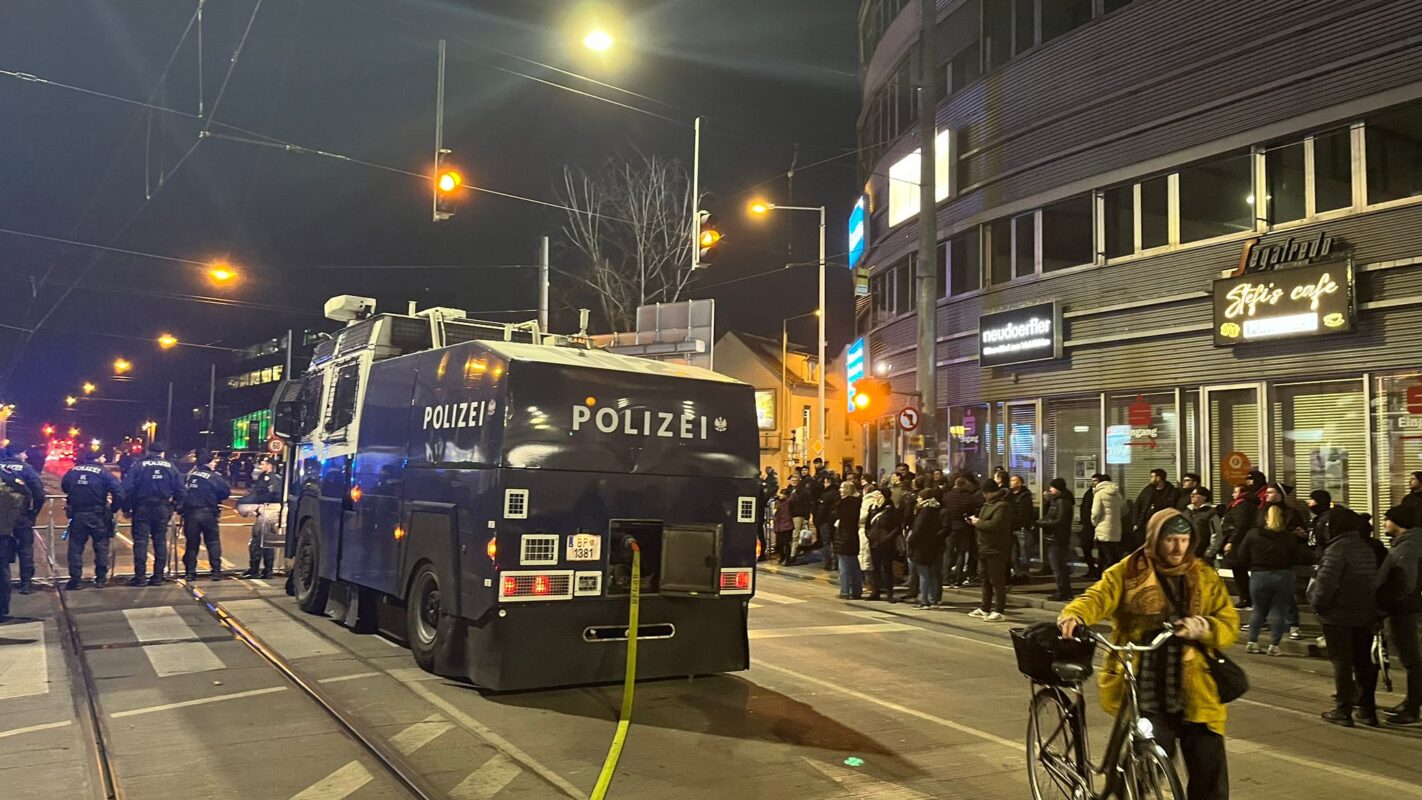 Zvezda igra za ključnu pobedu u sezoni, grad okupirale „delije“ i policija