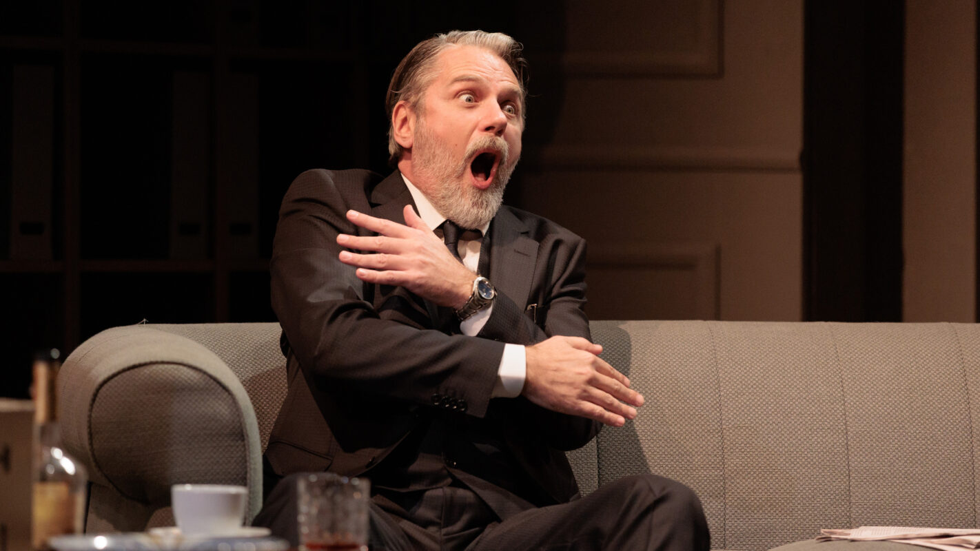 „Bolno je koliko je i danas Nušić relevantan“: Premijera „Narodnog poslanika“ u JDP-u