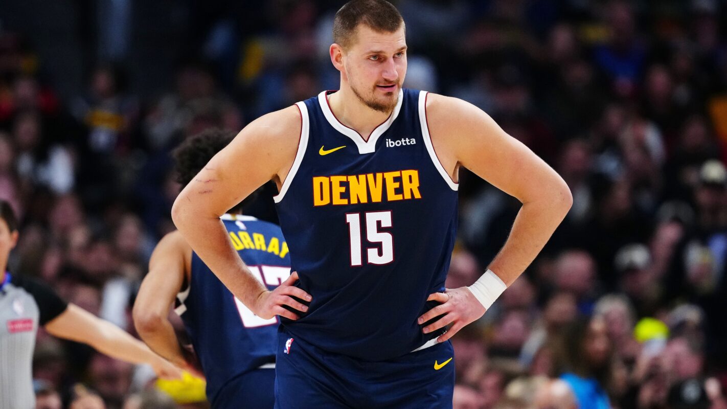 VIDEO Jokić dodao sam sebi o tablu, zaledio sve rivale: Demolirao Hjuston za pobedu u drami, novi rekord u NBA