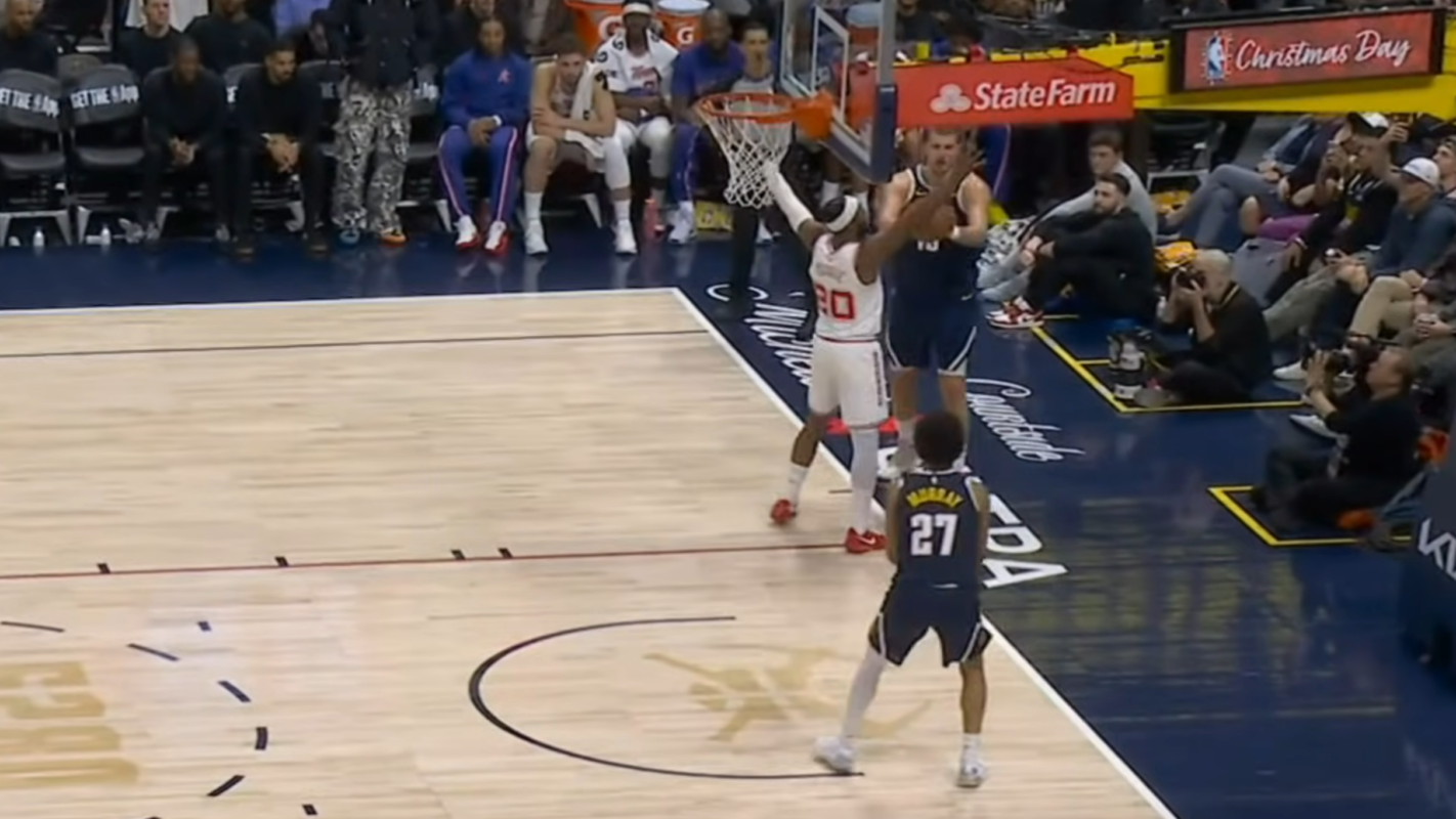 VIDEO Jokić znao pravilo koje ne poznaju ni sudije: Pobesneo i skakao na arbitra, pogledajte scenu o kojoj bruji NBA liga