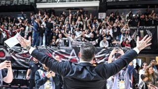 Dušan Alimpijević i navijači Bešiktaša