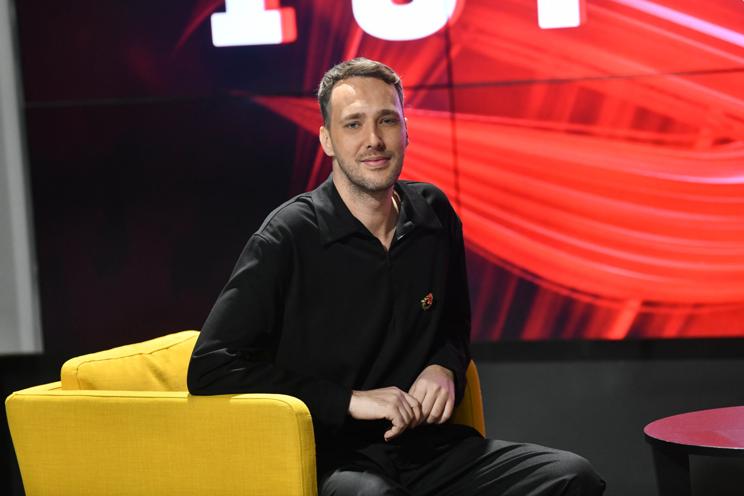 Bio je u takmičenju "Ja imam talenat", snimio duet sa Tijanom Dapčević, pa se povukao: Naš pevač danas je jedan od najuspešnijih profesora pevanja