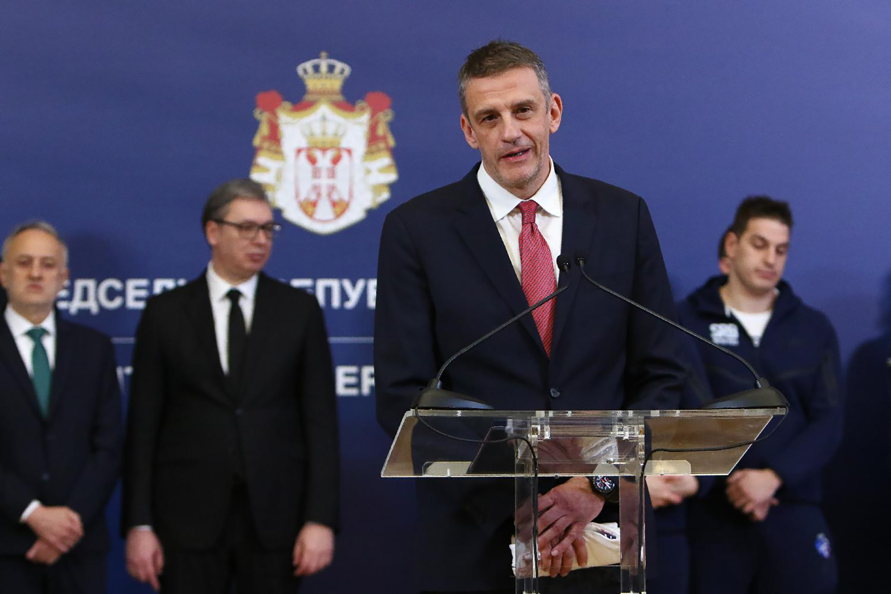 Viktor Jelenić se ponižavao pred Vučićem: Bazeni se raspadaju, a on se zahvaljuje za nikad veću pomoć