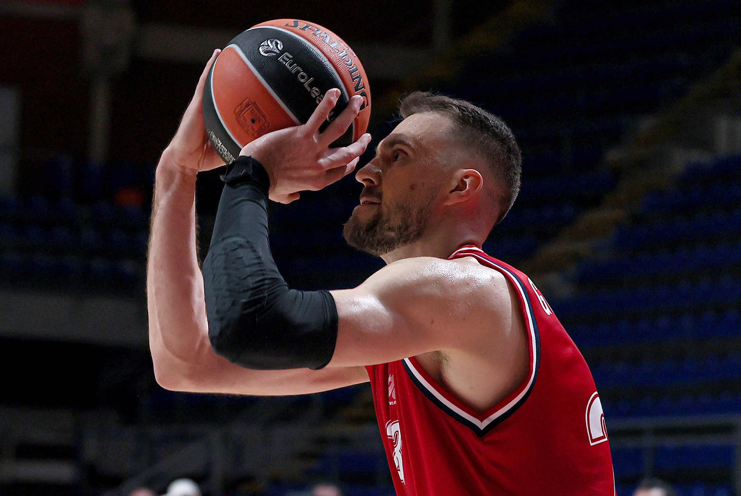 Očajni Armani izgubio još jedan meč pred duel sa Partizanom